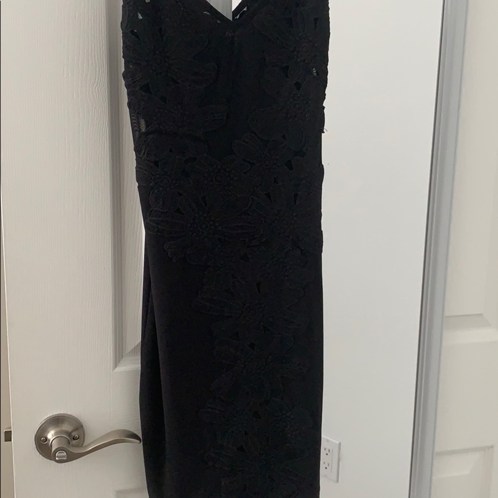 Back dress - Picture 4 of 4